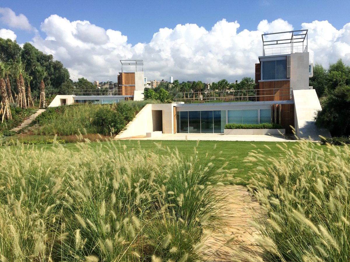 Lot 1220 — view