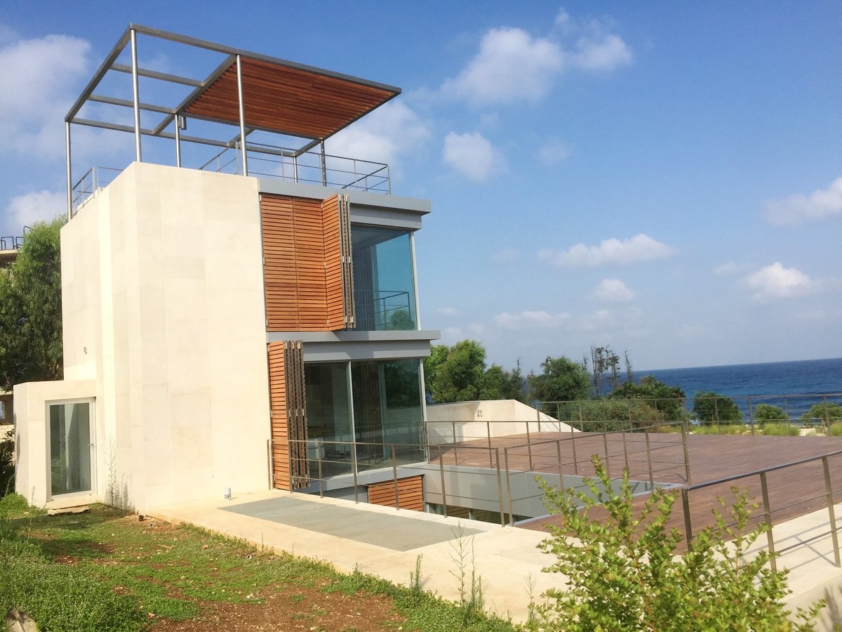 Lot 1220 — view